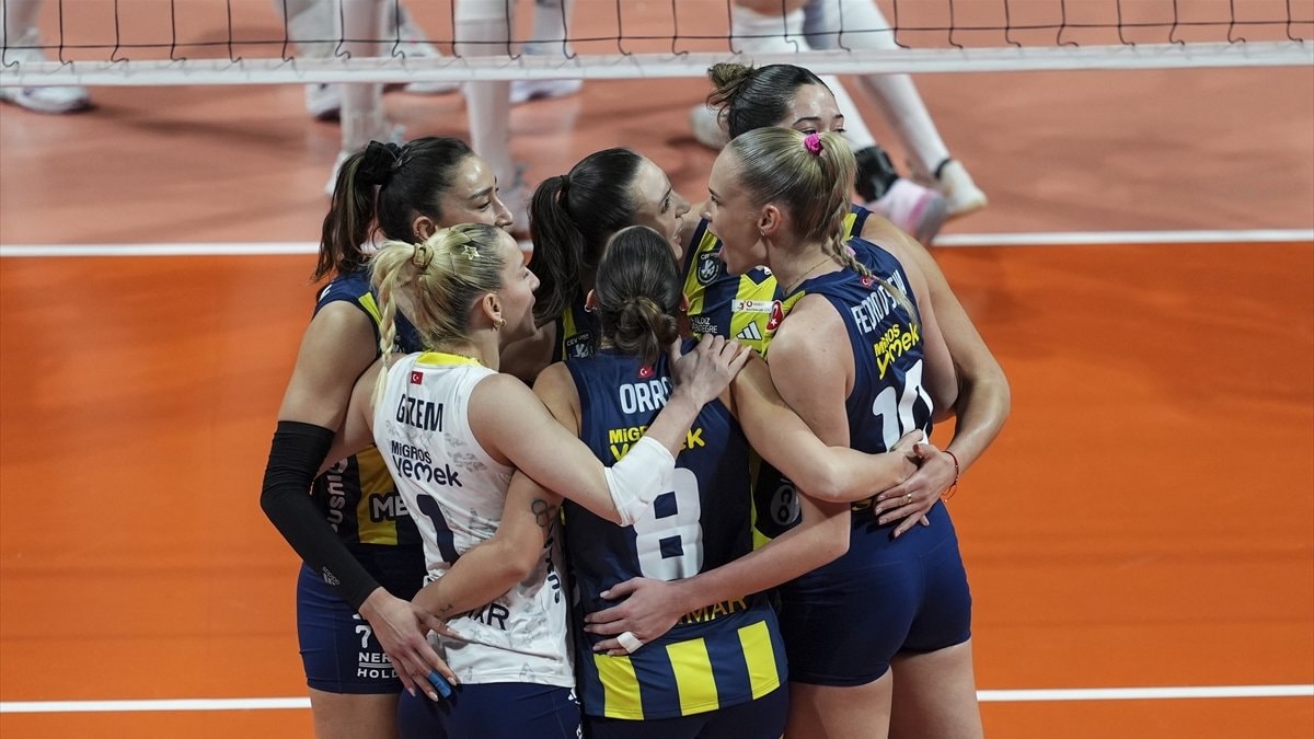Fenerbahçe, derbide Galatasaray’a set vermedi