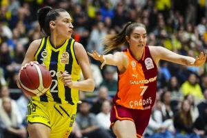 Fenerbahçe, Galatasaray’ı zorlu derbide devirdi