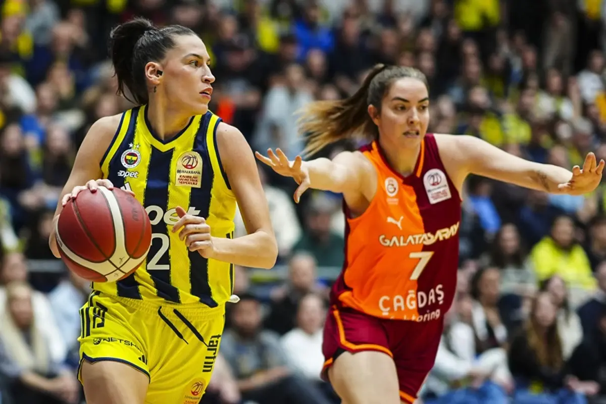 Fenerbahçe, Galatasaray’ı zorlu derbide devirdi