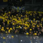 Fenerbahçe, Kocaeli’de Taraftara Sarı Bere Dağıttı