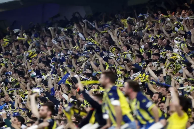 Fenerbahçe taraftarı yıldız isim için “O olmasaydı maç farka giderdi” diyor