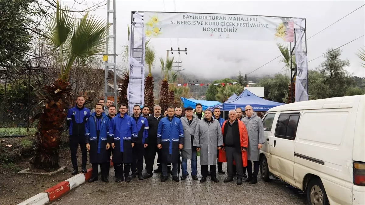 Festival İptal, Nergisler Hastalara Dağıtıldı