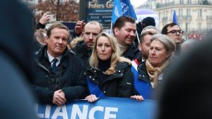 Fransa’da polisler sokağa indi: Çalışma koşulları protesto edildi