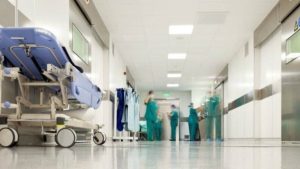 Fransa’da vücuduna mermi soktu