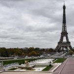 Fransa’nın başkenti Paris’te jandarmayı bıçakla tehdit eden kişi öldürüldü