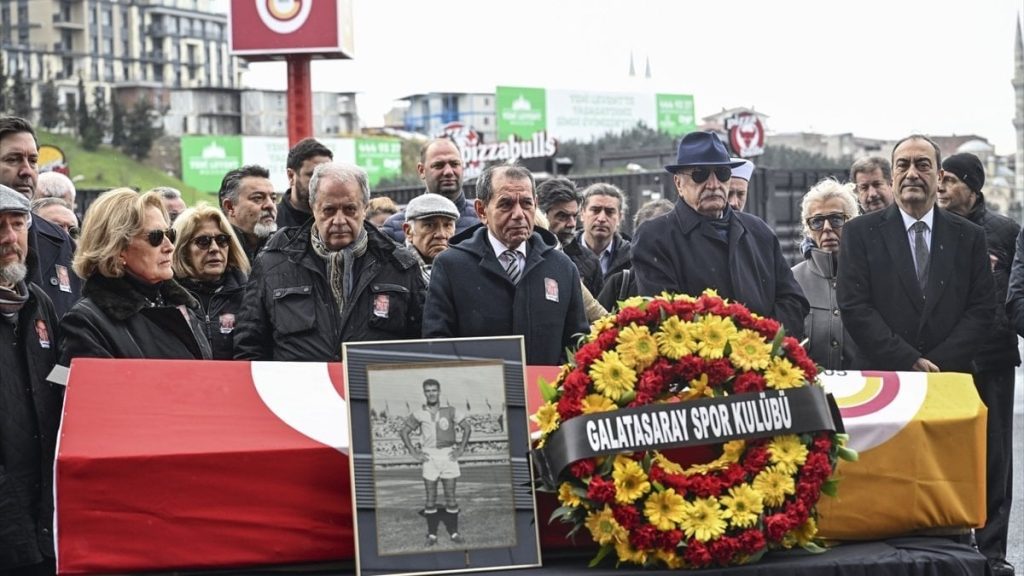 Galatasaray’ın eski futbolcusu Candemir Berkman için tören yapıldı