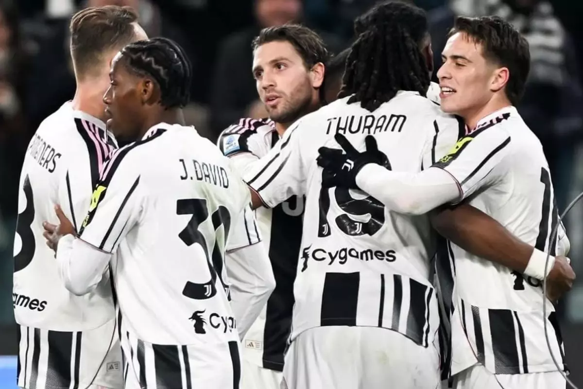 Galatasaray’ın rakibi Juventus’ta iki ayrılık birden