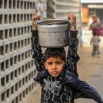 Gazze’de sıcak yemek dağıtıldı