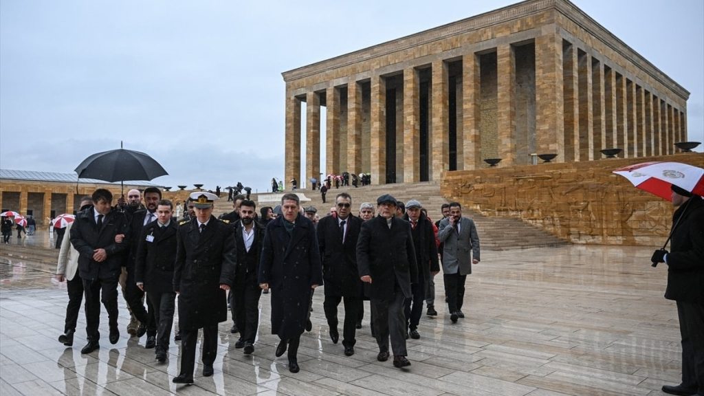 Gençlerbirliği yönetiminden Anıtkabir’e ziyaret