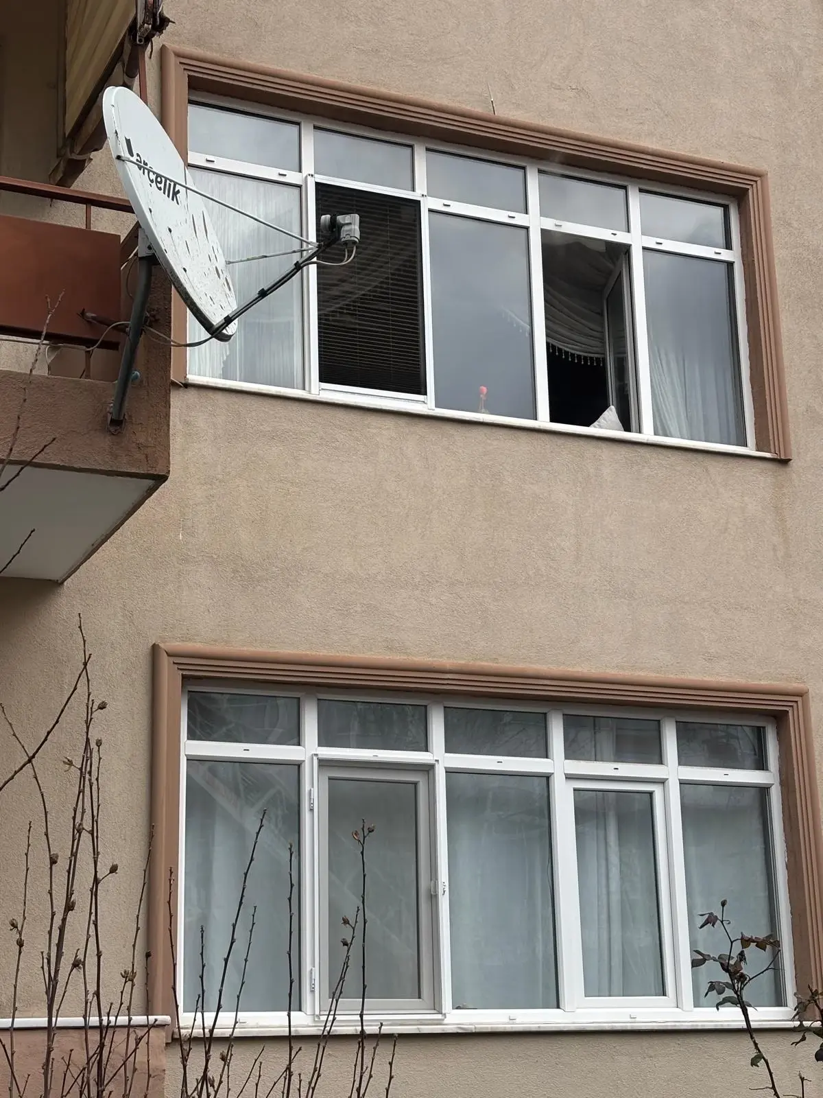 Gölcük’te Yangın: Çift Hastaneye Kaldırıldı