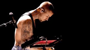 Grammy 2026 sahnesine çıktı! Justin Bieber çıplak