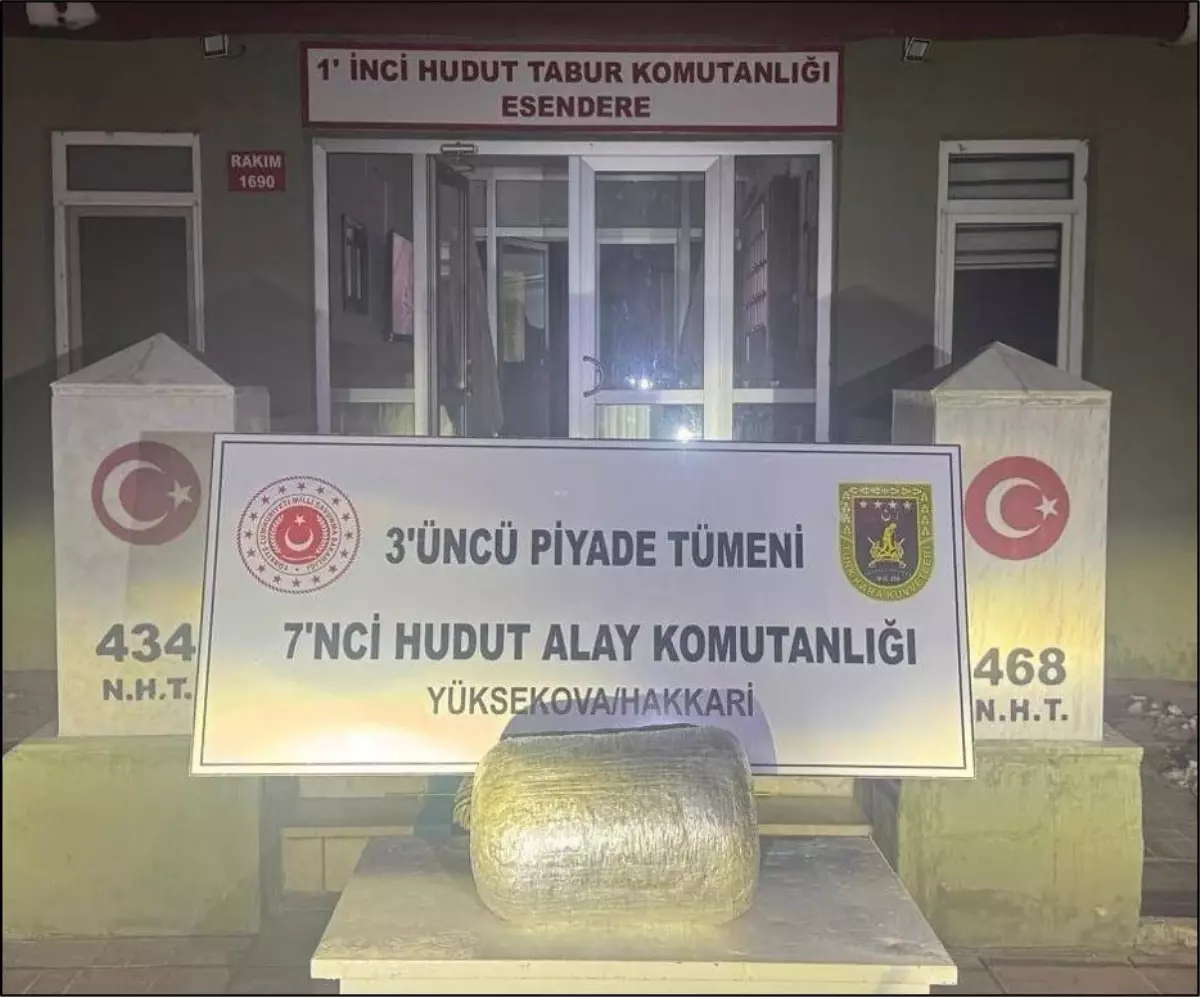 Hakkari’de 5.8 Kilo Uyuşturucu Ele Ge geçirildi