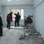 Hakkari’de Kaya Düşmesi: Duvar Zarar Gördü