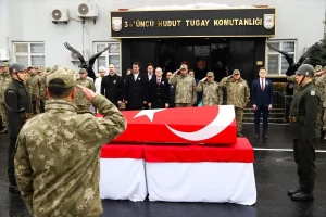 Hakkari’de rahatsızlanan ve kaldırıldığı hastanede şehit olan asker için tören düzenlendi