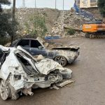 Hatay’da istinat duvarı çöktü: Park halindeki araçlar hurdaya döndü