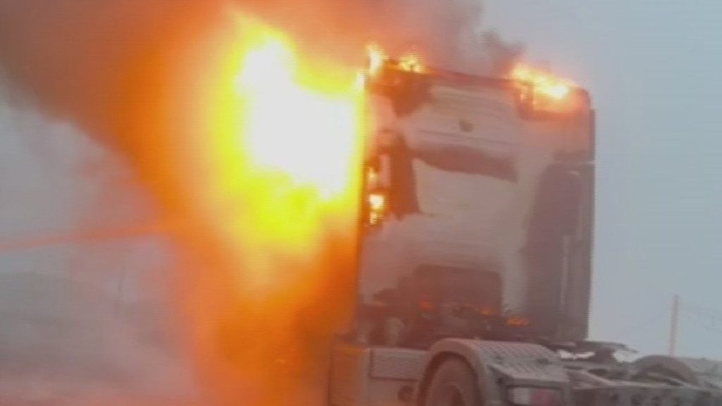 Hatay’da seyir halindeki tırda yangın