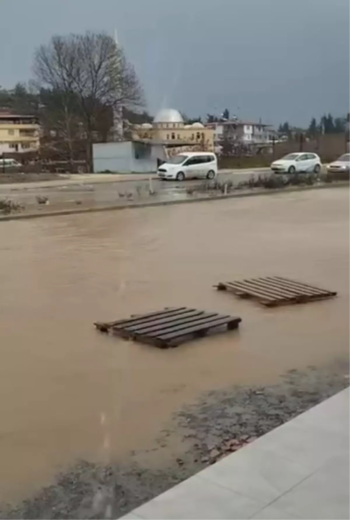 Hatay’da Şiddetli Sağanak Sele Neden Oldu