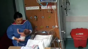 Hemşire Bebeklere Şiddet Uyguladı