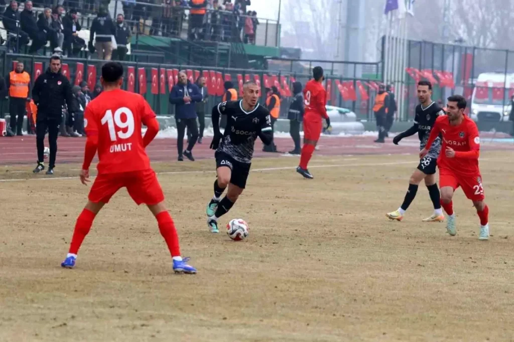 Iğdır FK ve Manisa FK 0-0 Berabere Kaldı