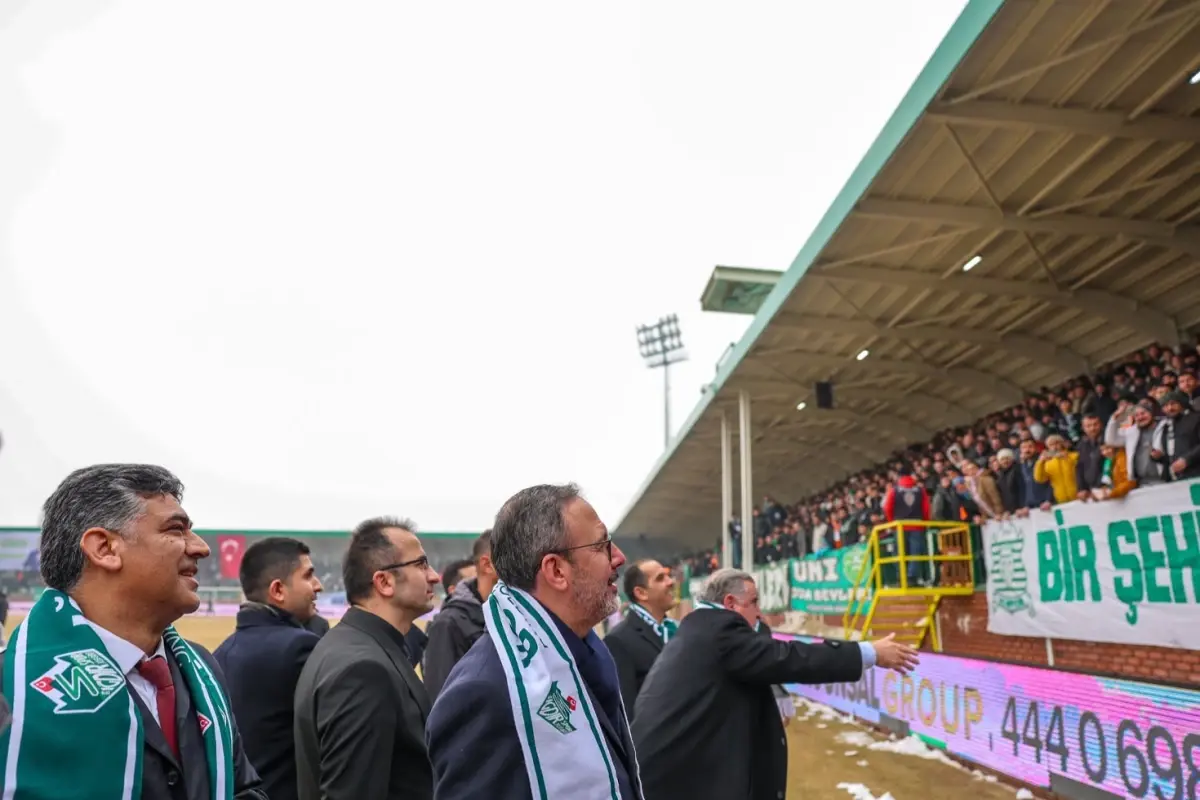 Iğdır FK’nin yeni stadının açılışı gerçekleştirildi