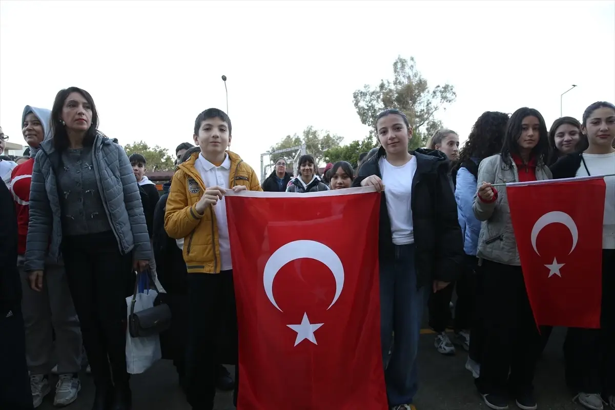 İkinci Dönem Bayrak Sevgisi ile Başladı