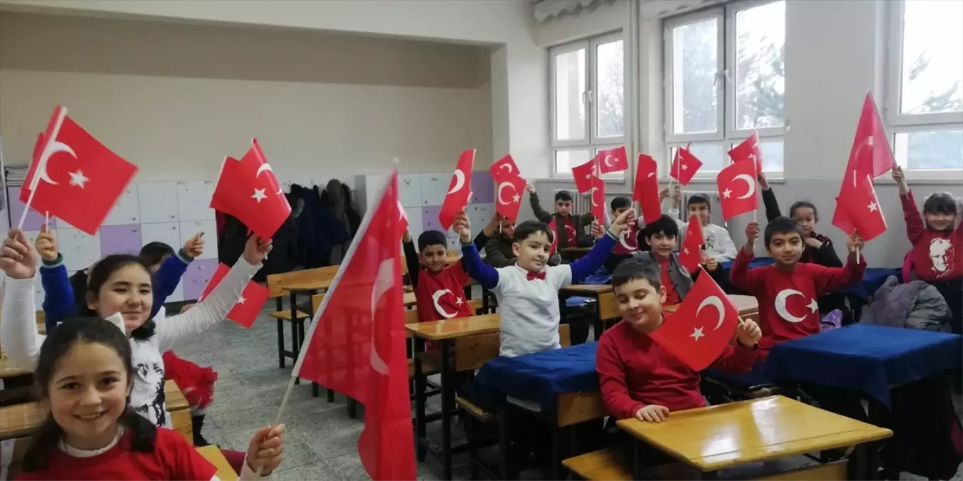 İkinci Dönem Bayrak Sevgisiyle Başladı