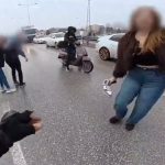 İlginç trafik kavgası kask kamerasında: Havada buluşup, yerde yumruklaştılar