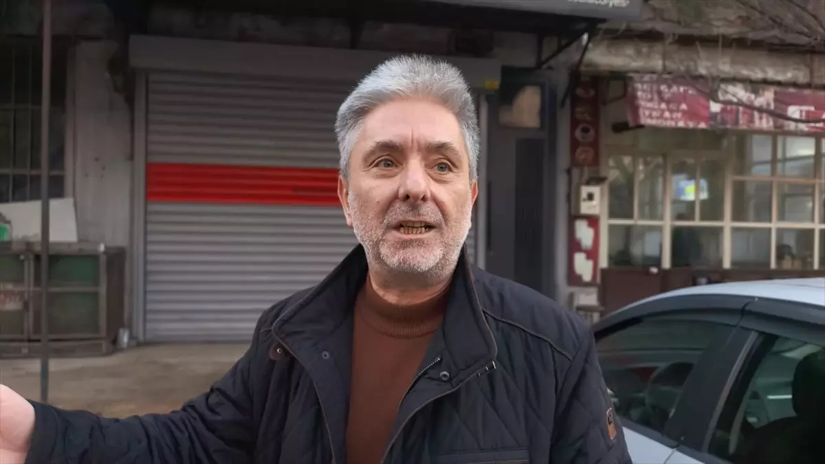 İnegöl’de Çatıda Bulunan Hurda Araç Polisle Gün Yüzüne Çıktı