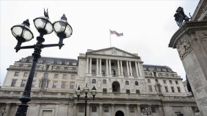 İngiltere Merkez Bankası, politika faizini sabit tuttu