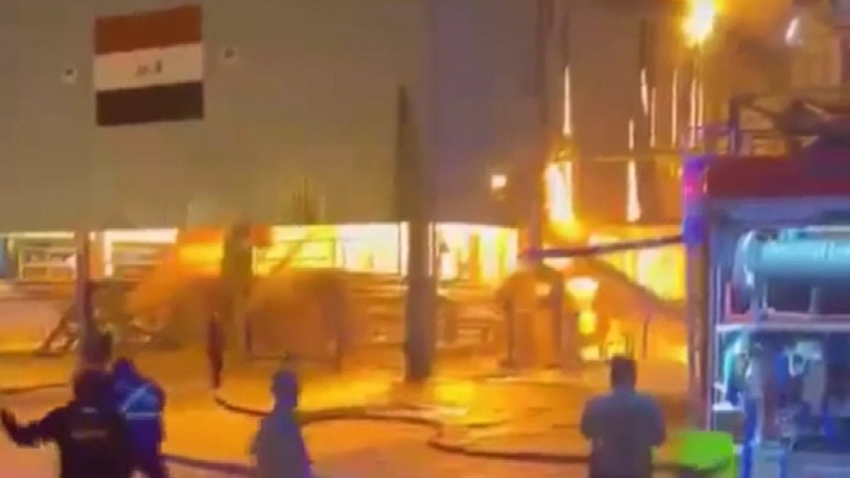 Irak’ta petrol rafinerisinde yangın: 1 ölü