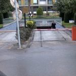 İstanbul’da güvenlikli site otoparkındaki 2 araçtan 30 milyon dolar çalındı