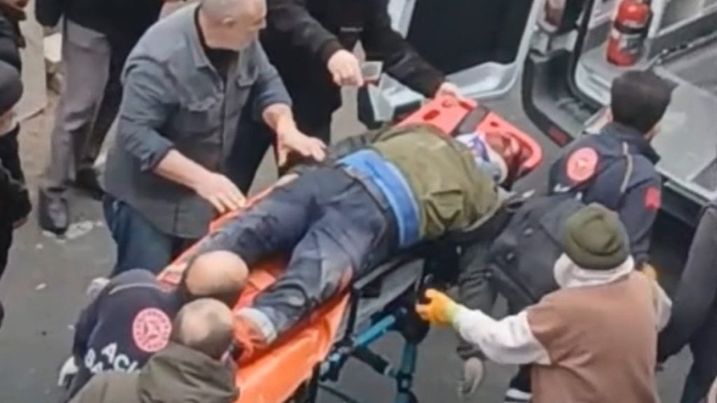 İstanbul’da kalıp ustası inşaattan düştü