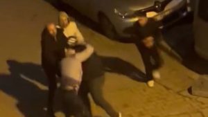 İstanbul’da trafik tartışmasında sürücü darbeildi