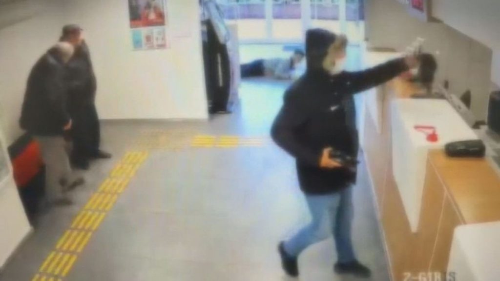 İstanbul’daki banka soygunun görüntüleri ortaya çıktı