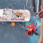 İzmir açıklarında batan göçmen botundan 2 kişi kurtarıldı