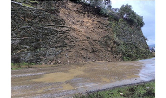 İzmir Büyükşehir Belediyesi ekiplerinden altyapı alanlarında hızlı müdahale