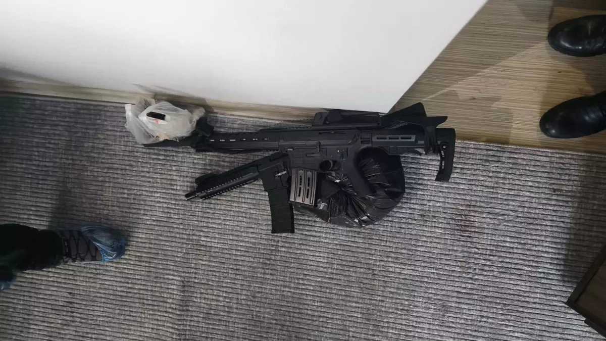 İzmir’de Uyuşturucu Operasyonu: 5 Gözaltı