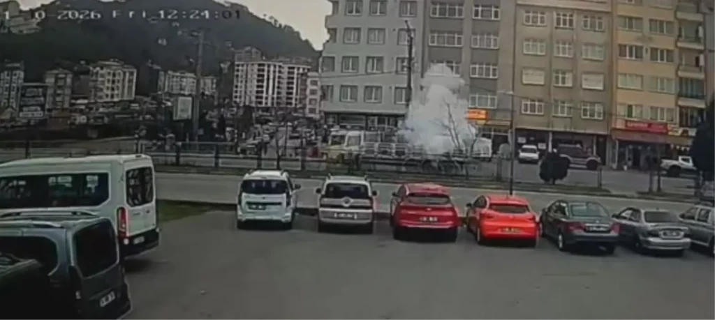 Kamyon Tüpü Patladı, Otobüse Düştü