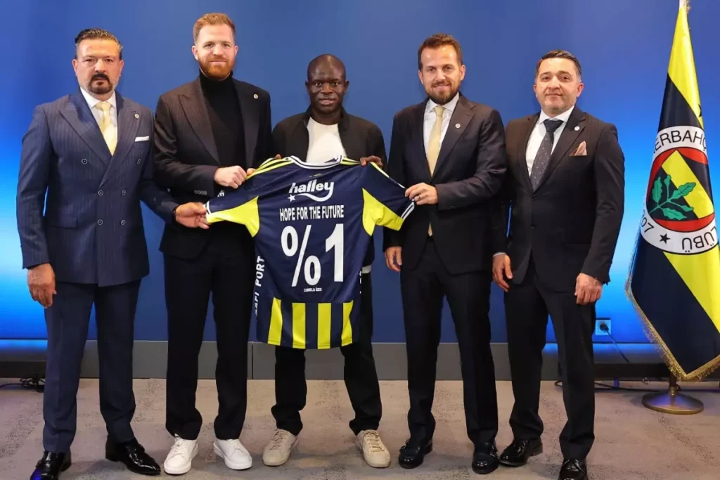 Kante’nin giydiği ayakkabı törene damga vurdu: Herkes aynı yorumu yapıyor