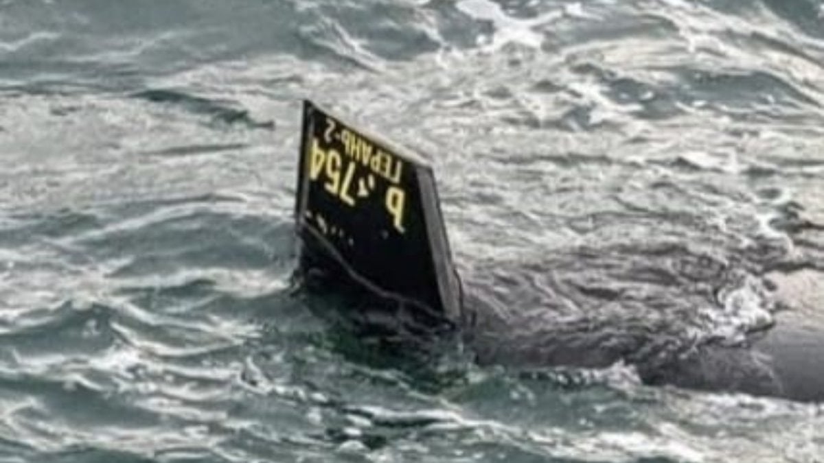 Karaburun açıklarında denizde şüpheli cisim bulundu