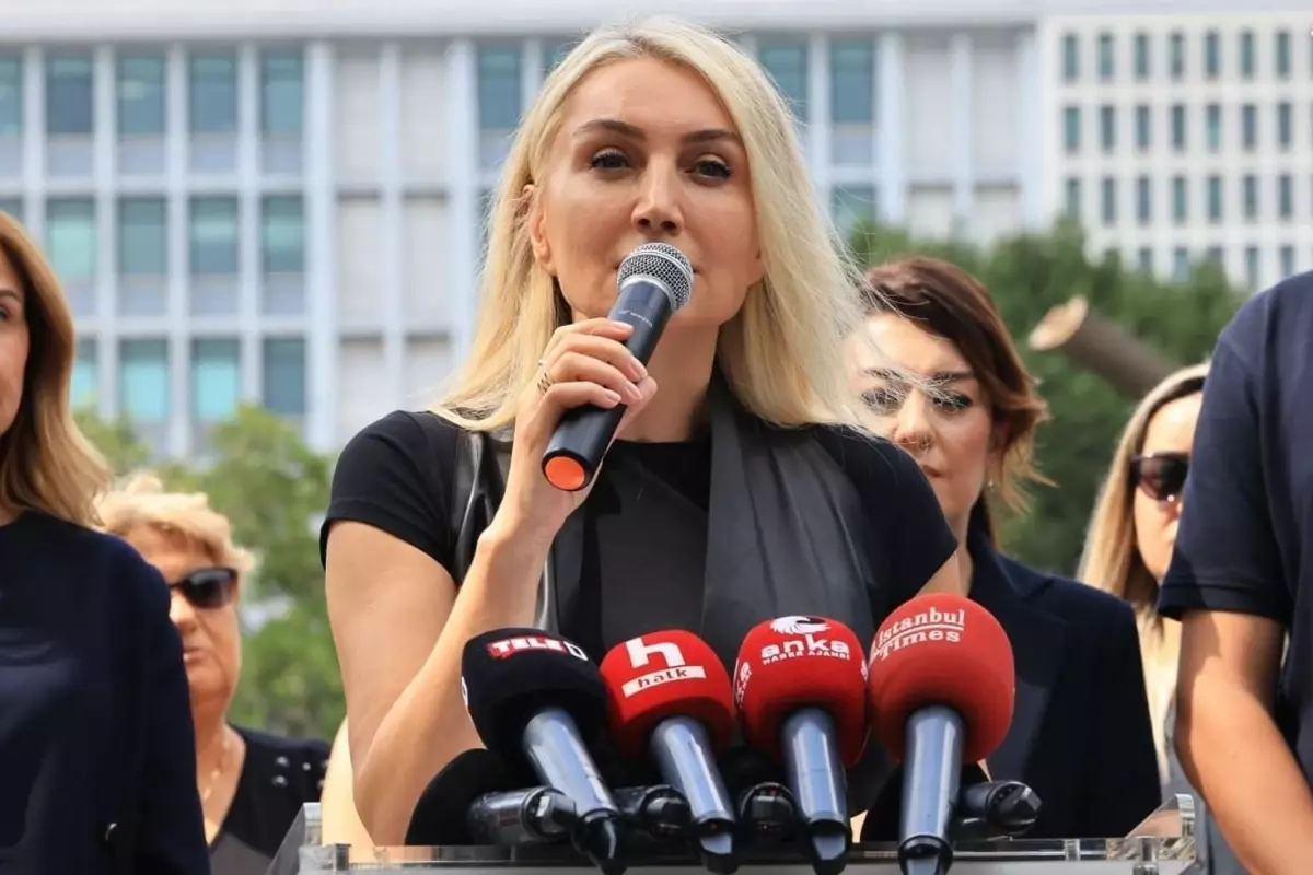 Kardeşi gözaltına alınan Dilek İmamoğlu’ndan ilk açıklama