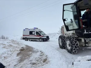 Karla Kaplı Köylerden Hastalara Acil Yardım