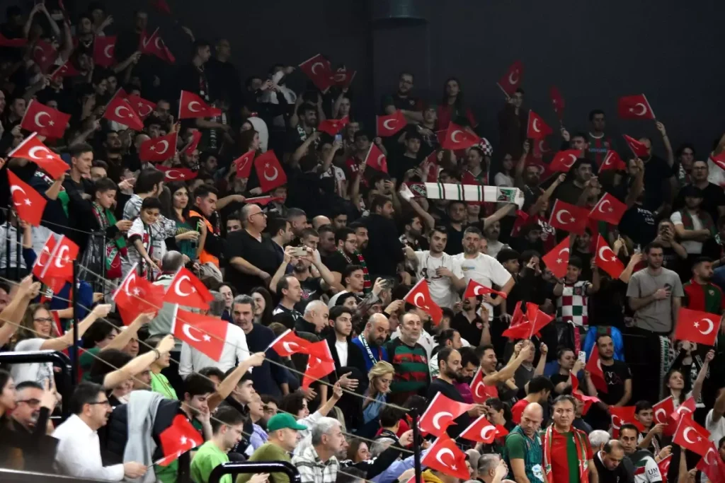 Karşıyaka, Fenerbahçe’ye Yenildi