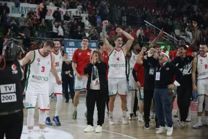 Karşıyaka, Lider Fenerbahçe ile Kapışıyor