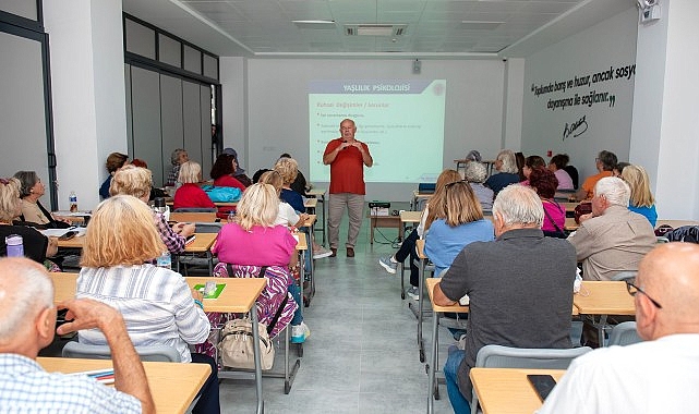 Karşıyaka’nın 3. Yaş Üniversitesi’nde 2. dönem başladı