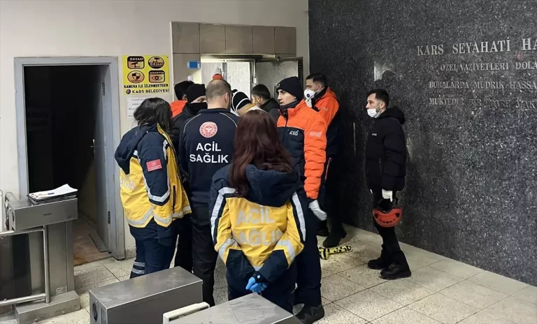 Kars’ta kayıp genç asansör boşluğunda ölü bulundu