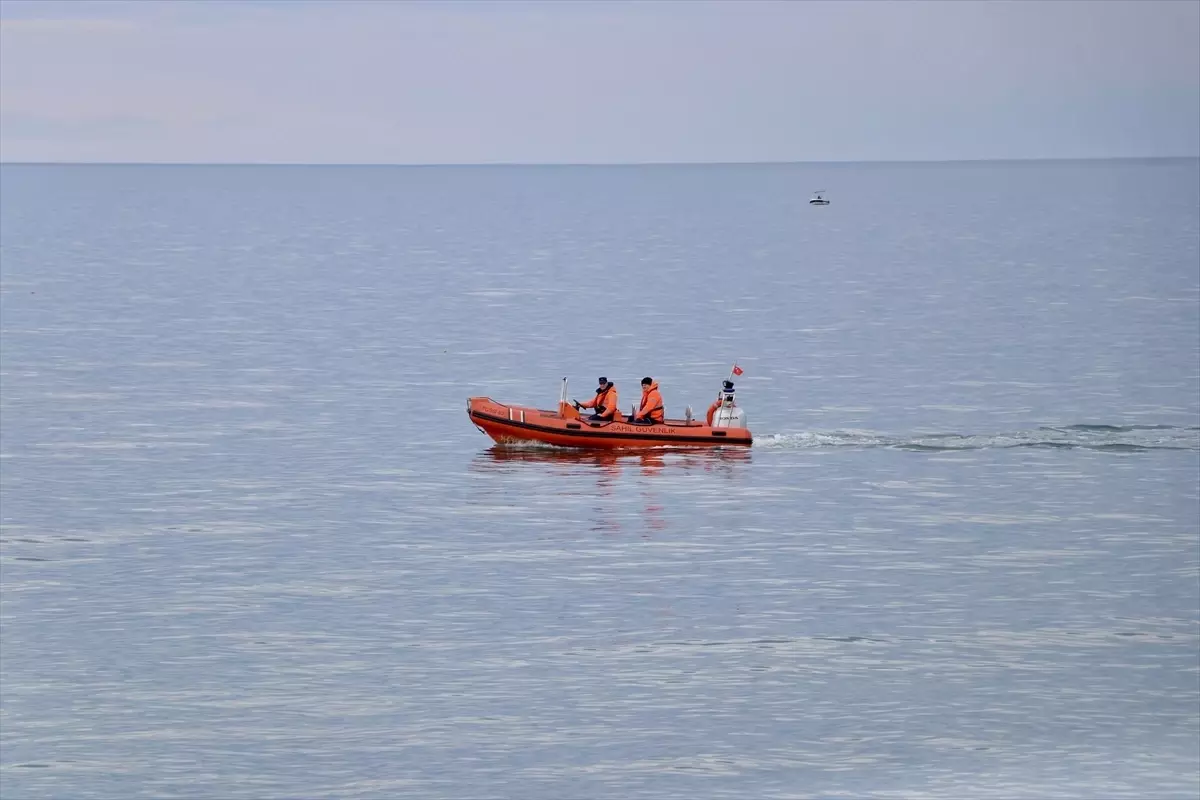 Kaybolan Genç İçin Denizde Arama