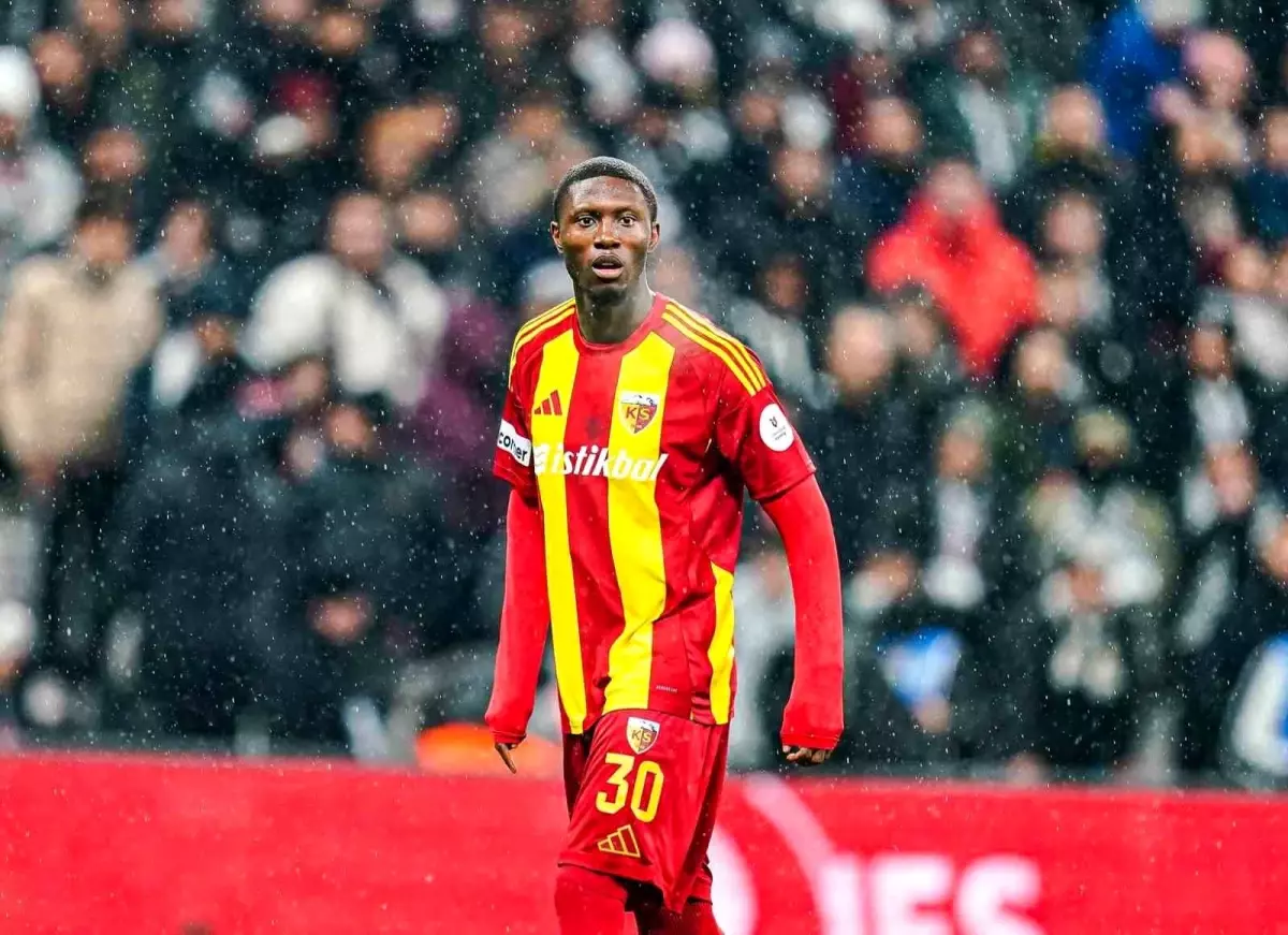 Kayserispor’da Opoku ile Yollar Ayrıldı