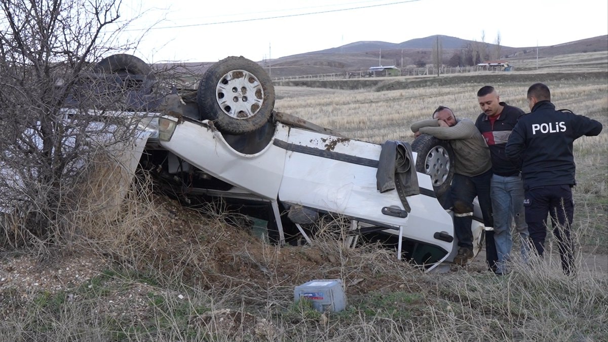Kırıkkale’de takla atan otomobil hurdaya döndü: Yaralı yeğenleri için ağladı