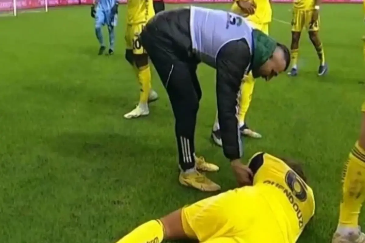 Kırmızı kart! Fenerbahçe öne geçti, Kocaeli’de olanlar oldu